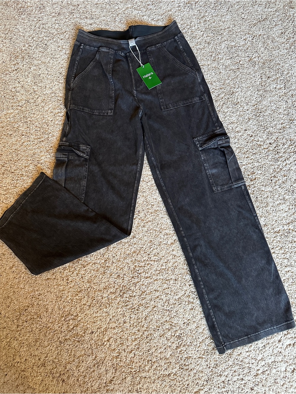 NWT Halara Petite L Black Wash Stretch Wide Leg Cargo Jeans